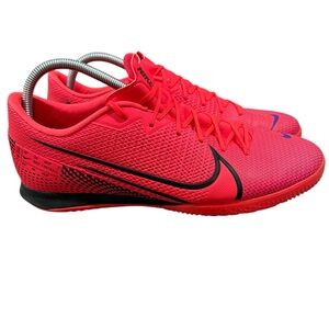 Men’s Nike Mercurial Vapor 13 Academy Red Black Athletic Shoes, Size 11.